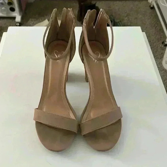 Windsor nude heel strappy block heel shoe - Picture 1 of 7